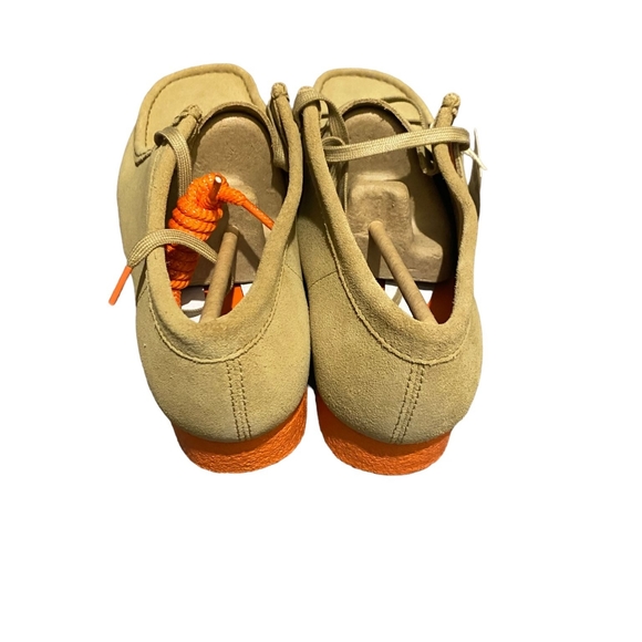 Clarks Originals Men\'s Light Tan Orange Suede Wallabee Shoes 26160204 main image 5